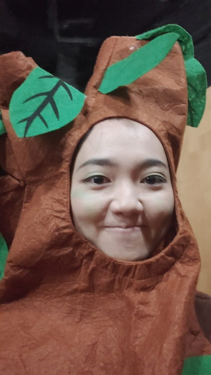 朱墨Helen参与戏剧活动的趣味照片